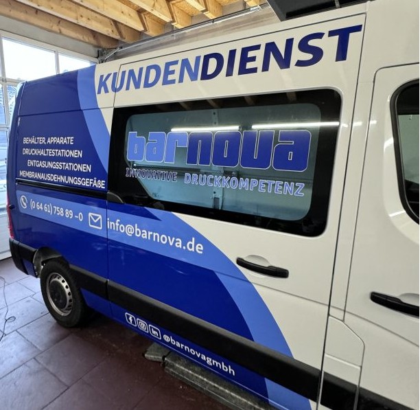 Fahrzeugbeschriftung für Barnova, umgesetzt von Nerodesign