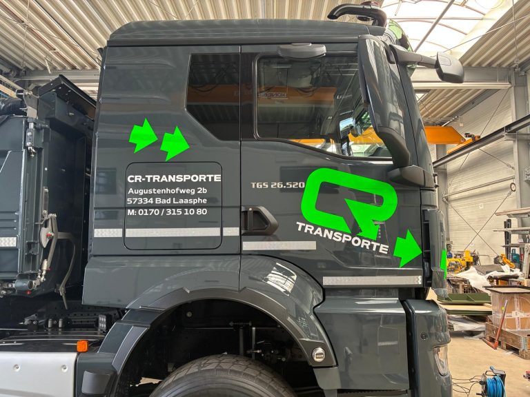 Lkw-Beschriftung für CR-Transporte, umgesetzt von Nerodesign