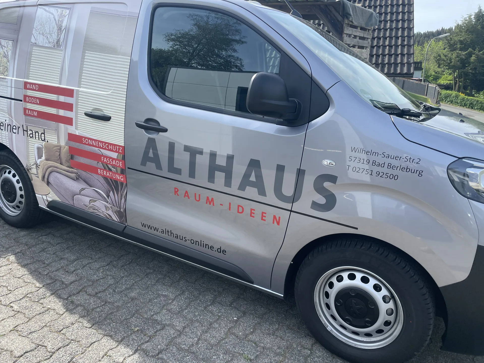 Fahrzeugbeschriftung für Althaus, umgesetzt von Nerodesign – Ansicht 1