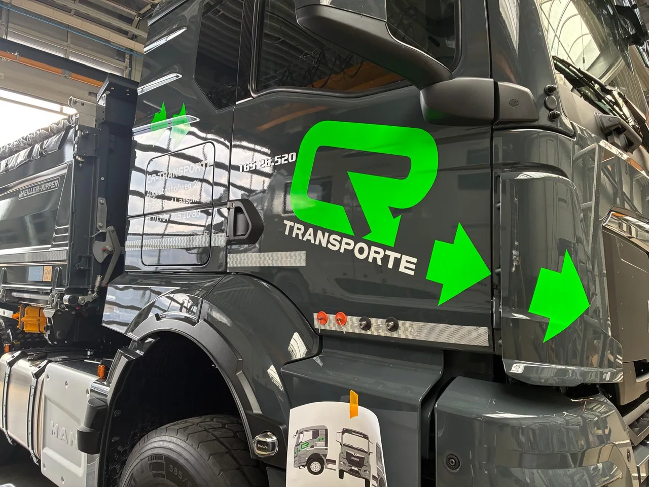 Fahrzeugbeschriftung für CR-Transporte, umgesetzt von Nerodesign – Ansicht 5