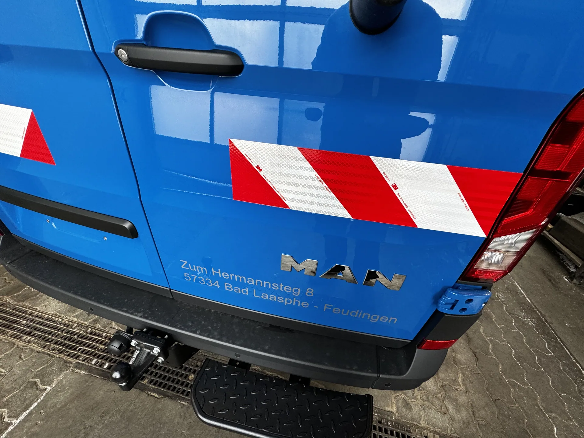 Fahrzeugbeschriftung für ESK Elektroinstallation Steuerungsbau Krämer GmbH, umgesetzt von Nerodesign – Ansicht 10