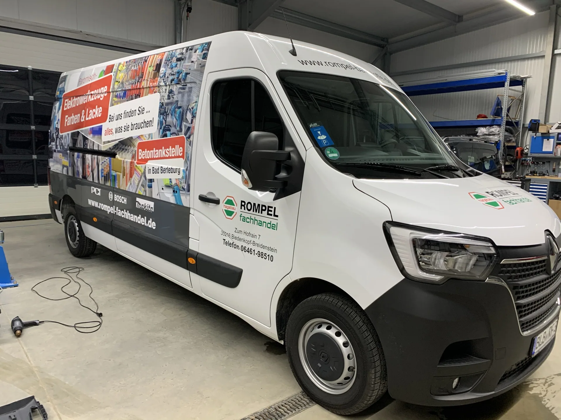 Fahrzeugbeschriftung für Rompel Baustoffe GmbH, umgesetzt von Nerodesign – Ansicht 6