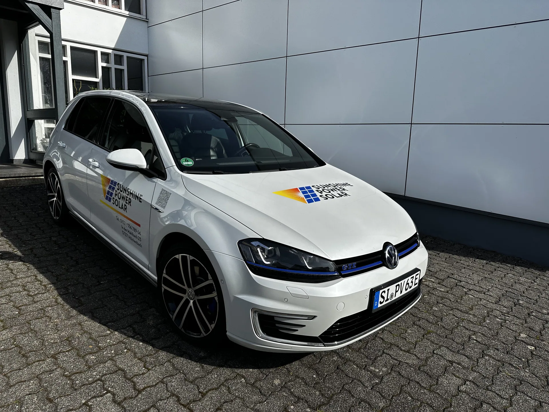 Fahrzeugbeschriftung für Sunshine Power Solar, umgesetzt von Nerodesign – Ansicht 2