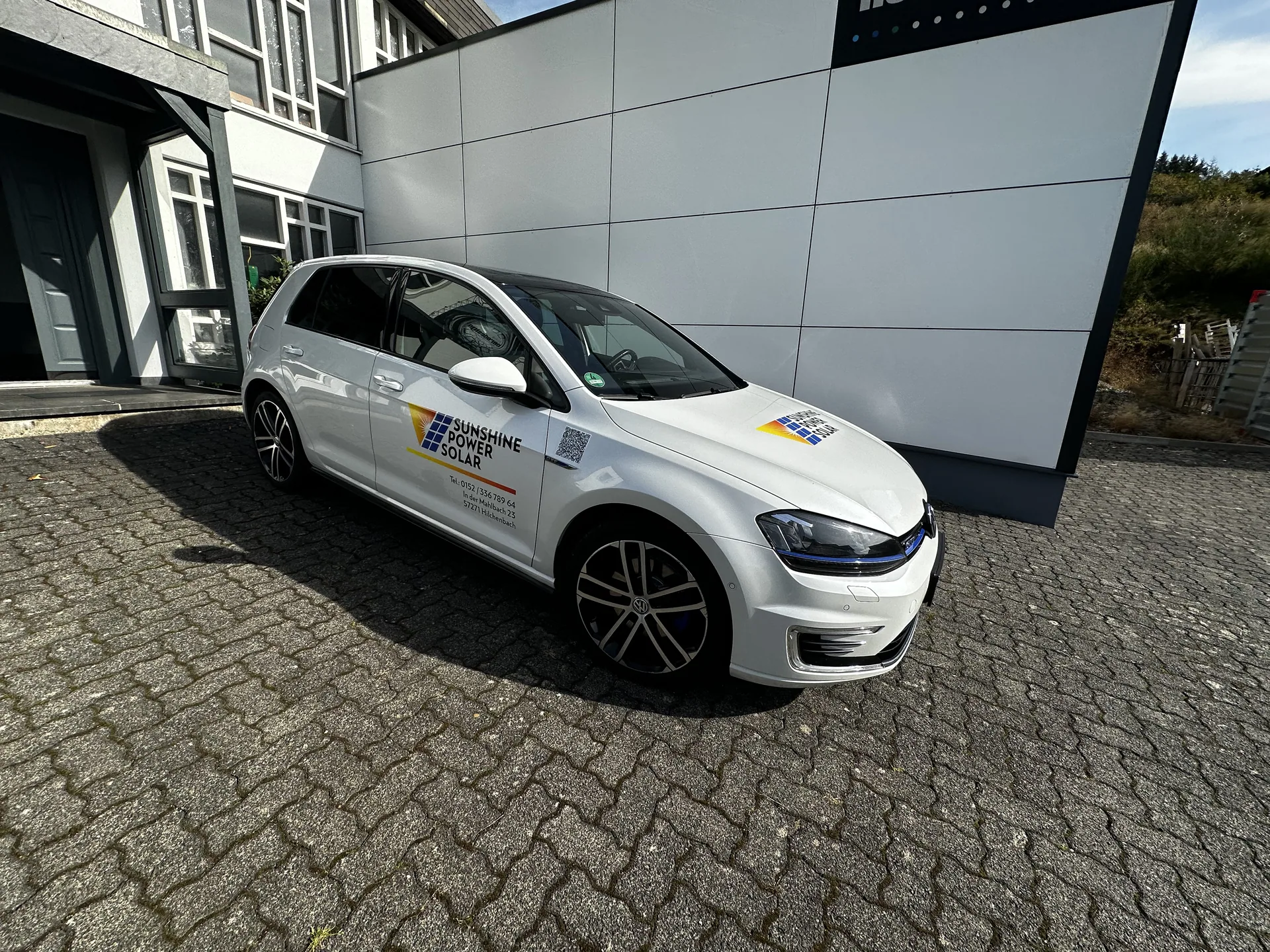 Fahrzeugbeschriftung für Sunshine Power Solar, umgesetzt von Nerodesign – Ansicht 3