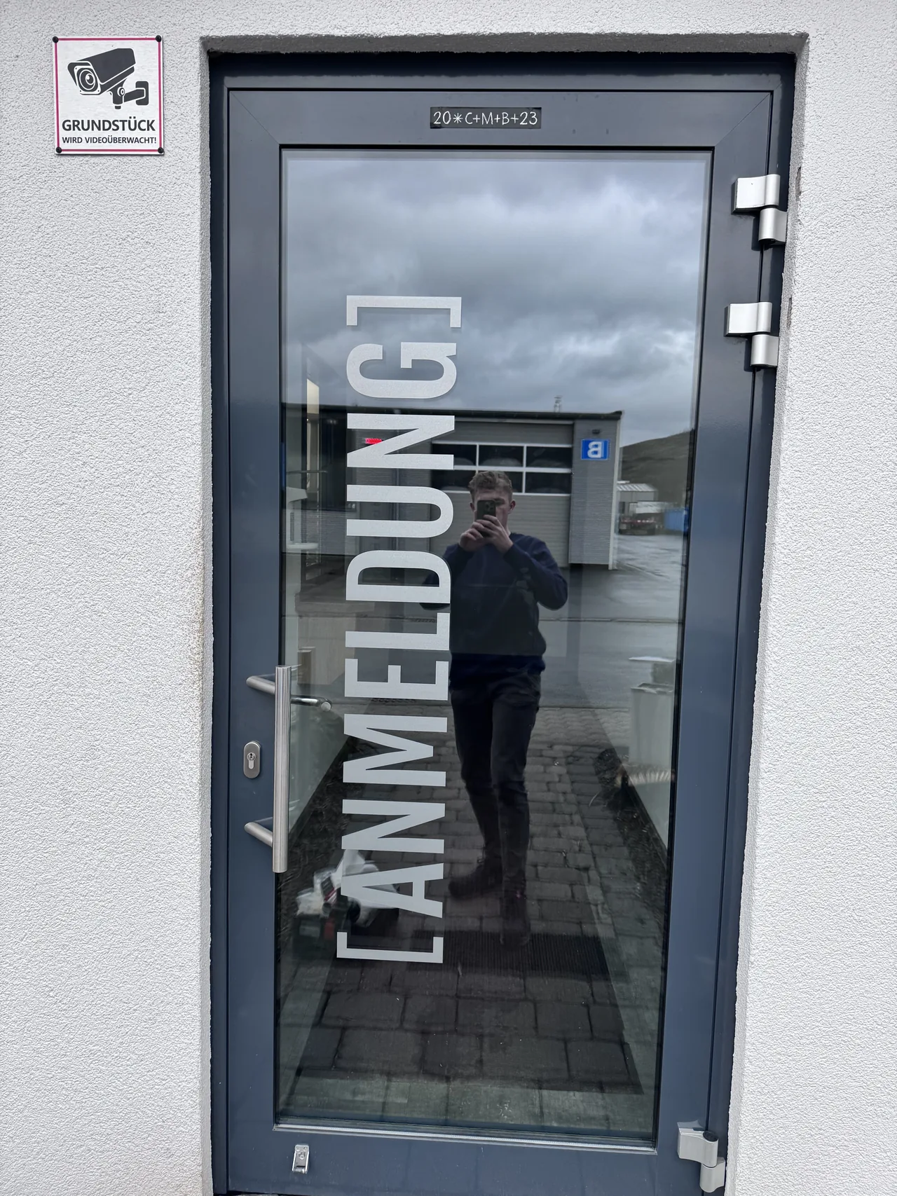 Werbeinstallation und Montage von Nerodesign – AST, Ansicht 4