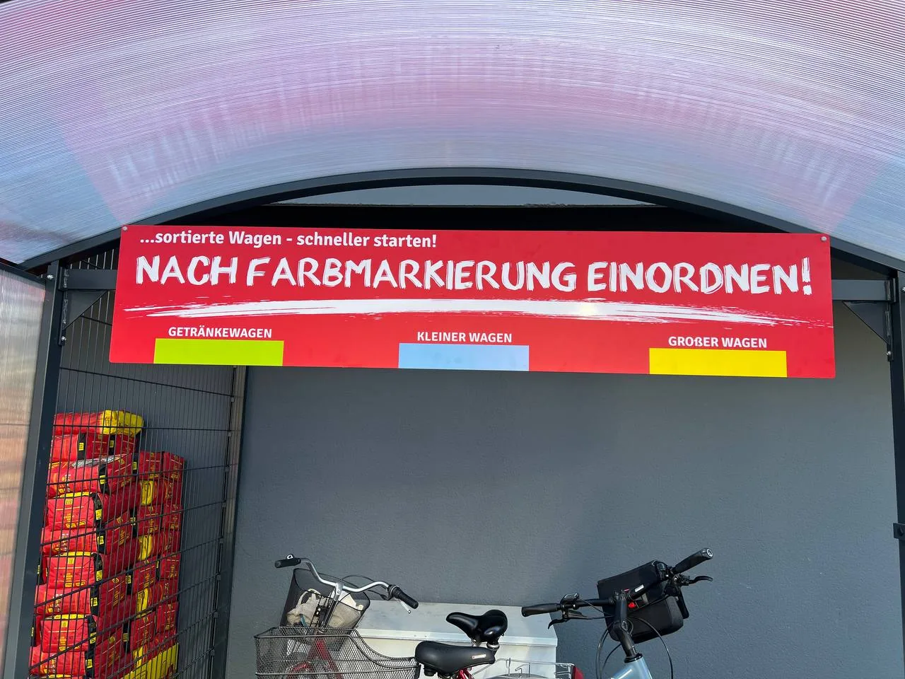 Werbeinstallation und Montage von Nerodesign – Glasdekor Beschriftung, Ansicht 2