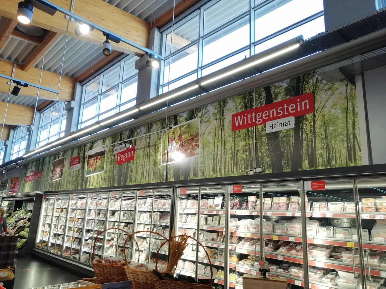 Werbeinstallation und Montage von Nerodesign – Glasdekor Beschriftung, Ansicht 4