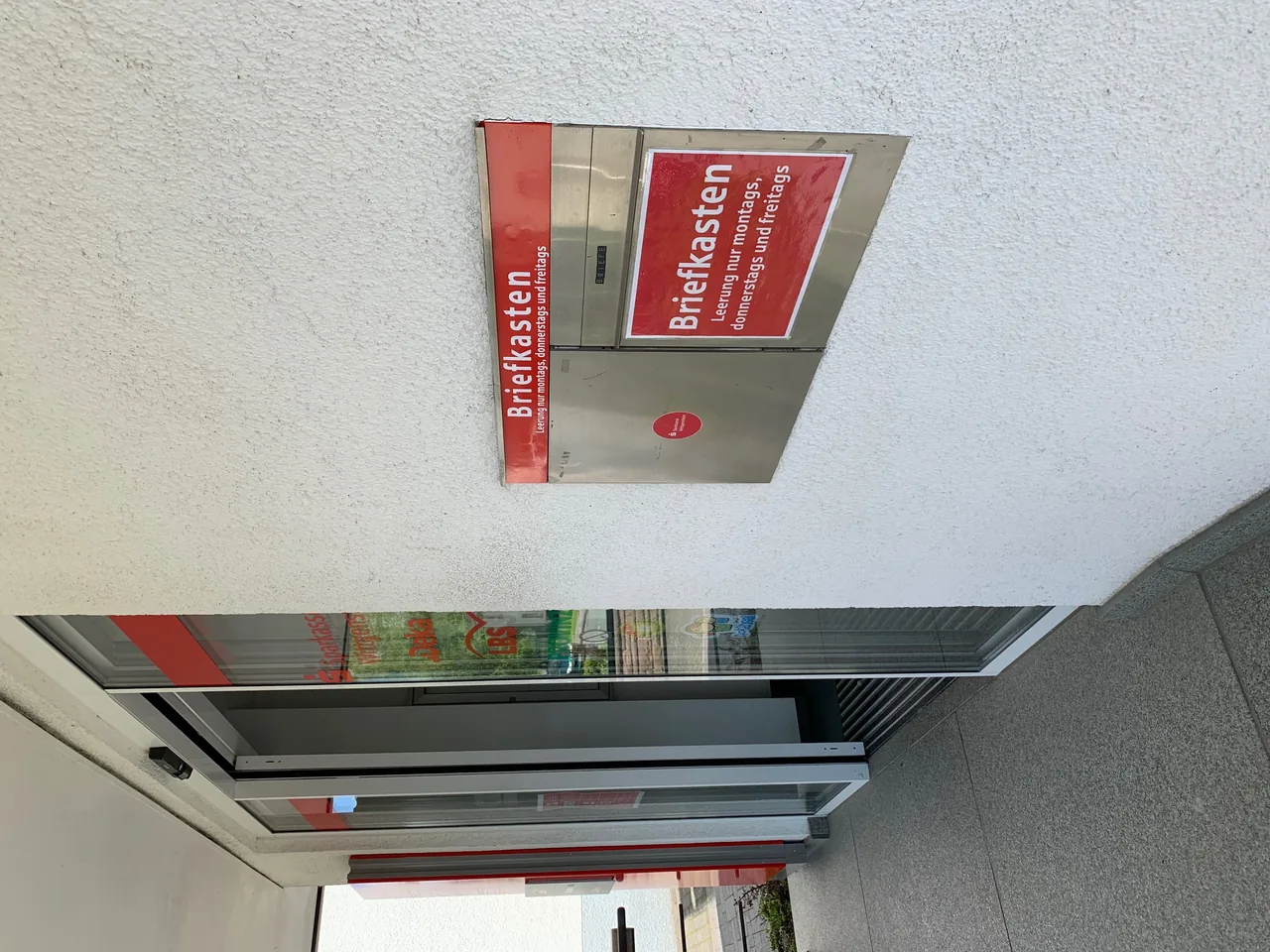 Werbeinstallation und Montage von Nerodesign – Rewe, Ansicht 2